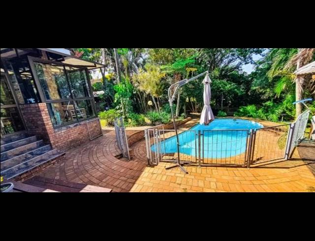 6 BEDROOM HOUSE FOR SALE IN MEER EN SEE